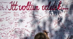 Itt. Leszünk. Veletek.