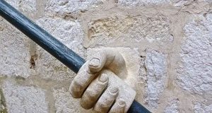 A biztonság illúziójába kapaszkodunk