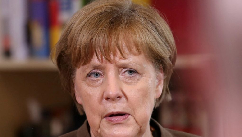 kna_160323-93-000108_angela_merkel angela merkel kereszt