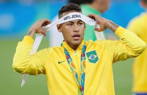 Nem túl szép jövőkép: pénzt kapsz, ha nem beszélsz Istenről Neymar bónusza