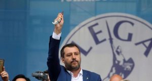 Melyik politikai pártot támogatja Szűz Mária? politika vallás