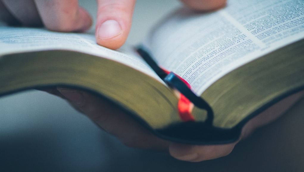 shutterstock_588422027_(1) Biblia olvasás