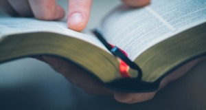 Biblia olvasás