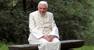 XVI. Benedek volt az első egyházfő, aki találkozott a visszaélések áldozataival XVI. Benedek