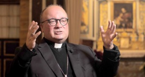 Ferenc pápa tanácsadója szerint eljött az idő a kötelező cölibátus eltörlésére