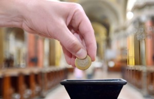 Egyház-finanszírozás: “ha szűkölködik, az a baj, ha bővelkedik, az a baj”