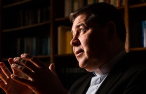 A Válasz Online exkluzív interjúja Tóth Tamás lemondott püspökkari titkárral