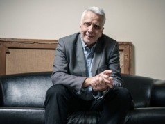 ,,Fuldoklunk az alkoholproblémában, de a drogosokat üldözzük” – interjú Topolánszky Ákossal