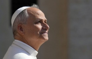 A szegényekhez való radikális közelség teológiája – Leó pápa apostoli buzdításának jelentősége