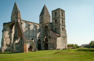 Mi legyen a romtemplommal? Vita a zsámbéki bazilika újjáépítéséről