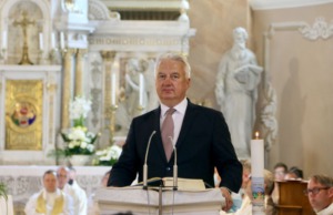 Kedves politika, maradj távol a papjainktól!