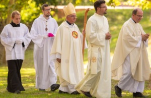 „A rossz legjobb kritikája, ha jobban csináljuk!” – Varga László püspök a békességről (5. hét)