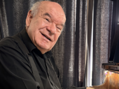 „Szegényen akarok meghalni” – Fellegi Ádám zongoraművész elosztogatja a vagyona felét