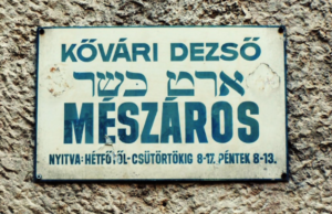 A kóser hentes és a romkocsma között: bepillantás a pesti zsidónegyed zárt világába