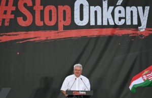 Elhatárolódott a Fidesz-tüntetésen szónokló Osztie Zoltán plébánostól az Esztergom-Budapesti Főegyházmegye