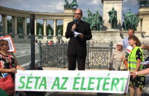 Akarunk a szekuláris társadalom keresztény félgettójában élni?