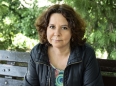 Profán krédó: Erdős Virág istene nem a mennyben van, hanem a földön fekszik
